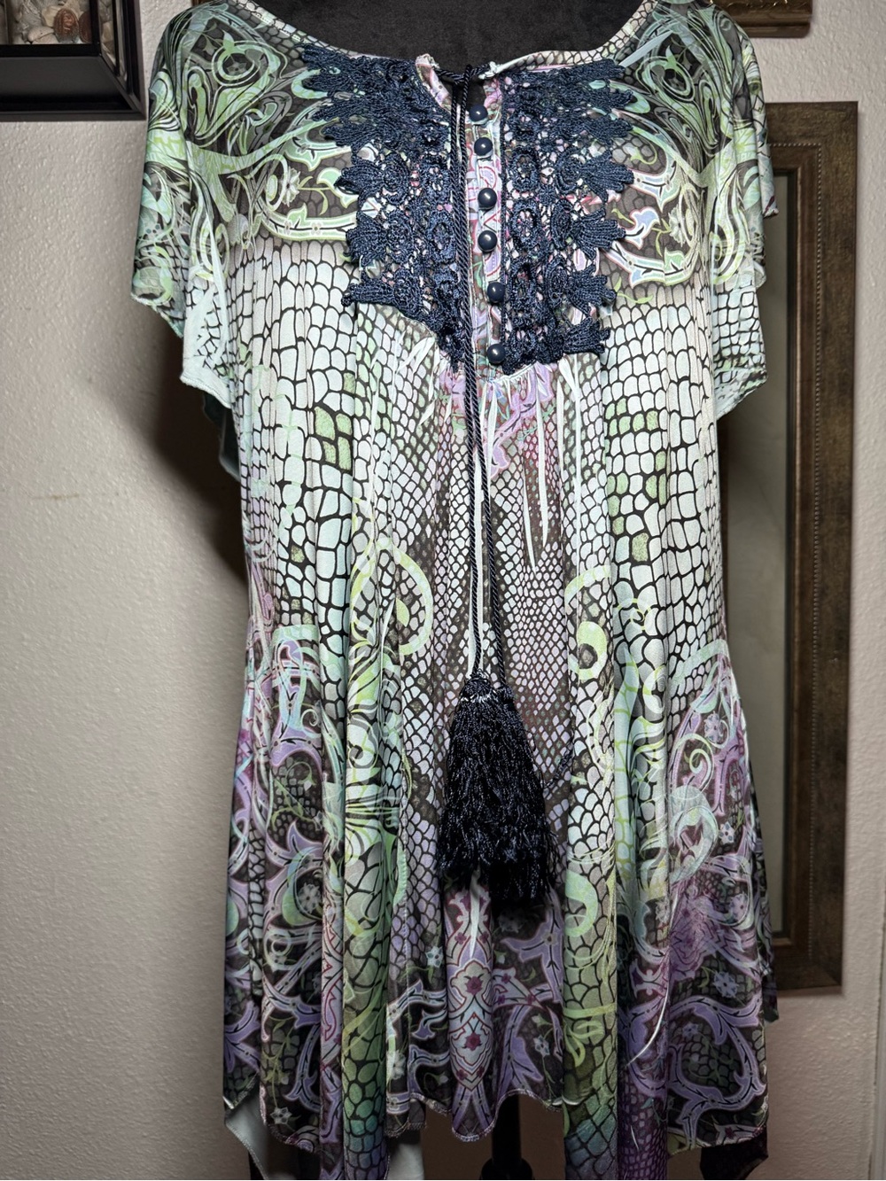 World Unity Boho Paisley Snake Print Tunic Top Lace Trim Tassel •Size L•